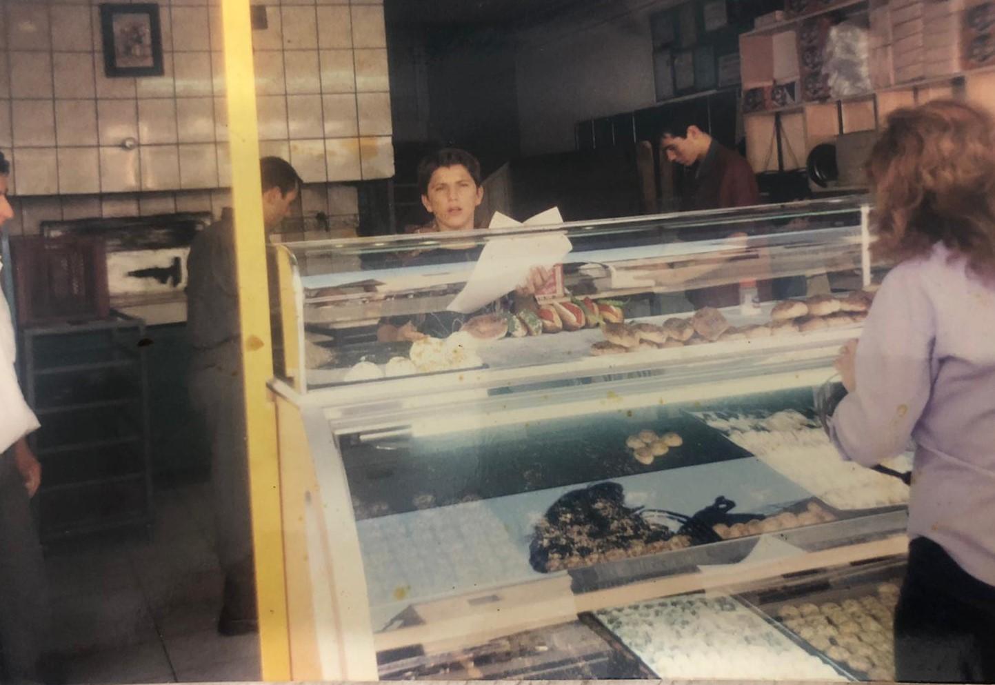 Kökler ve Erken Yaşam